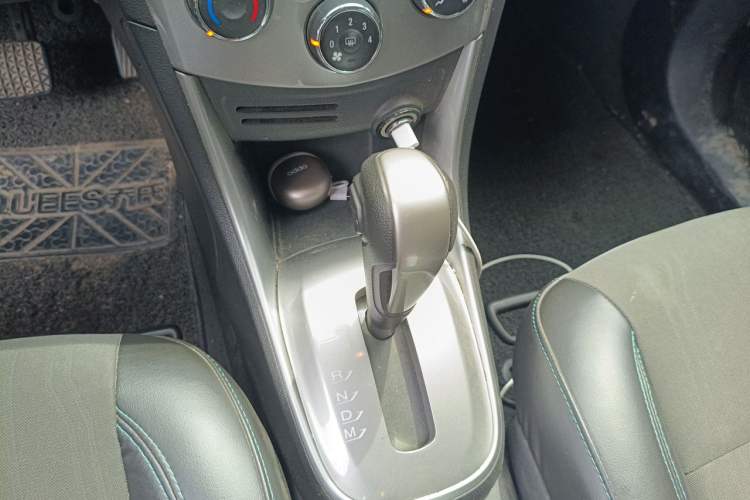 Used Chevrolet Trax 2014 1.4T Automatic Two-Wheel Drive Luxury Model Gear Lever