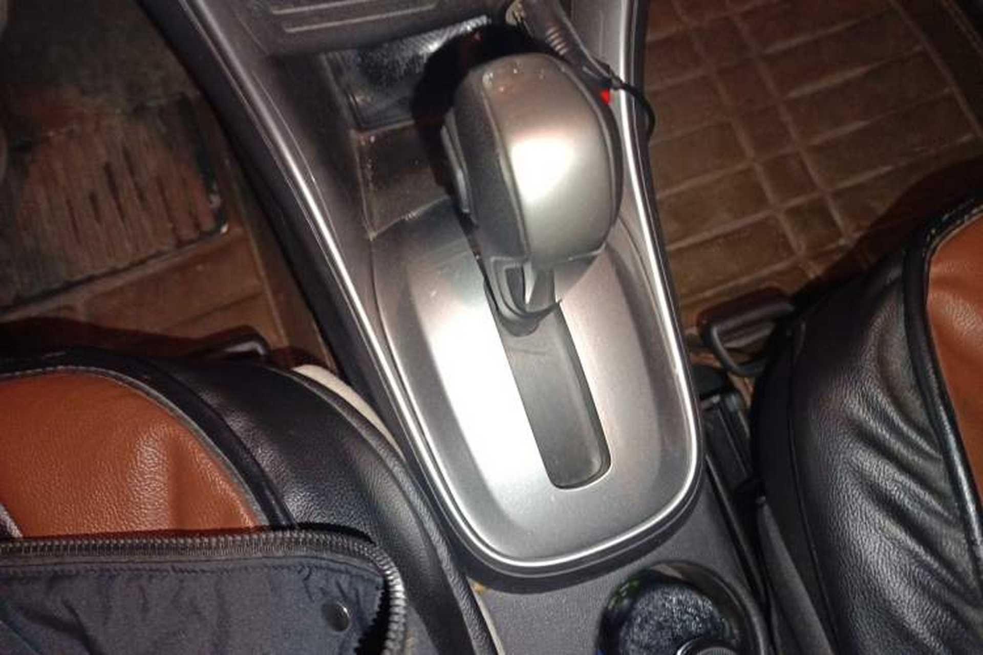 Used Chevrolet Trax 2014 1.4T Automatic Two-Wheel Drive Luxury Model Gear Lever