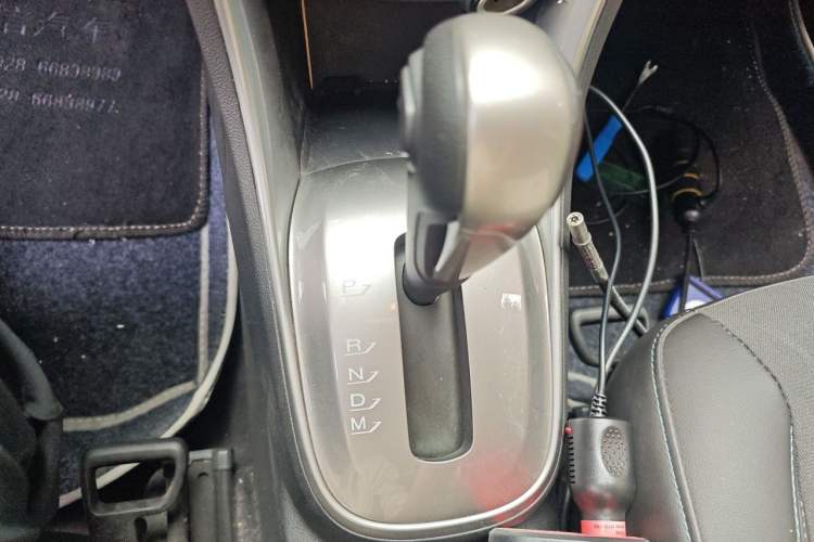 Used Chevrolet Trax 2014 1.4T Automatic Two-Wheel Drive Luxury Model Gear Lever