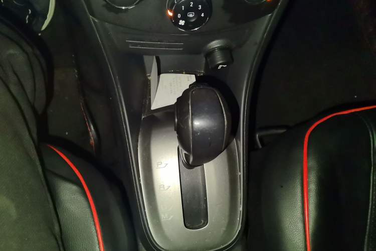 Used Chevrolet Trax 2014 1.4T Automatic Two-Wheel Drive Comfort Version Gear Lever