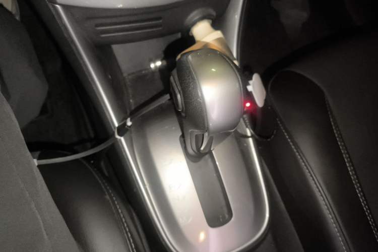 Used Chevrolet Trax 2014 1.4T Automatic Two-Wheel Drive Luxury Model Gear Lever
