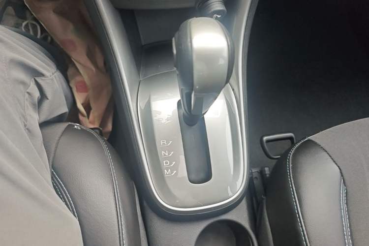 Used Chevrolet Trax 2014 1.4T Automatic Two-Wheel Drive Luxury Model Gear Lever