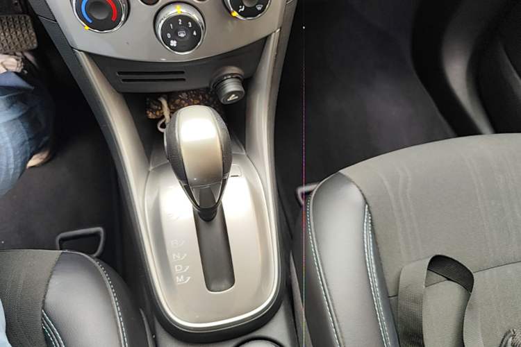 Used Chevrolet Trax 2014 1.4T Automatic Two-Wheel Drive Luxury Model Gear Lever
