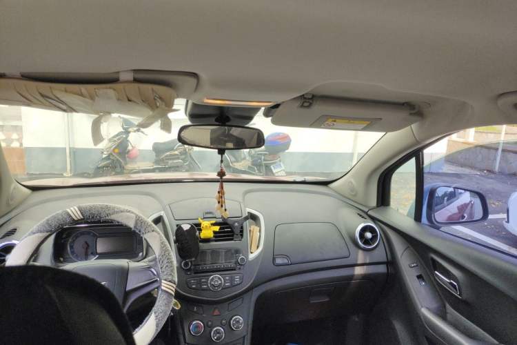 Used Chevrolet Trax 2014 1.4T Manual Two-Wheel Drive Comfort Model Headliner