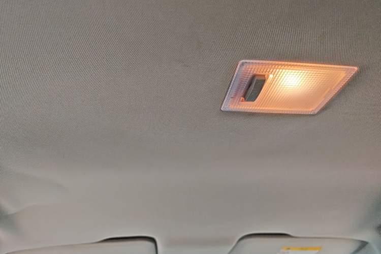 Used Chevrolet Trax 2014 1.4T Automatic Two-Wheel Drive Comfort Version Headliner