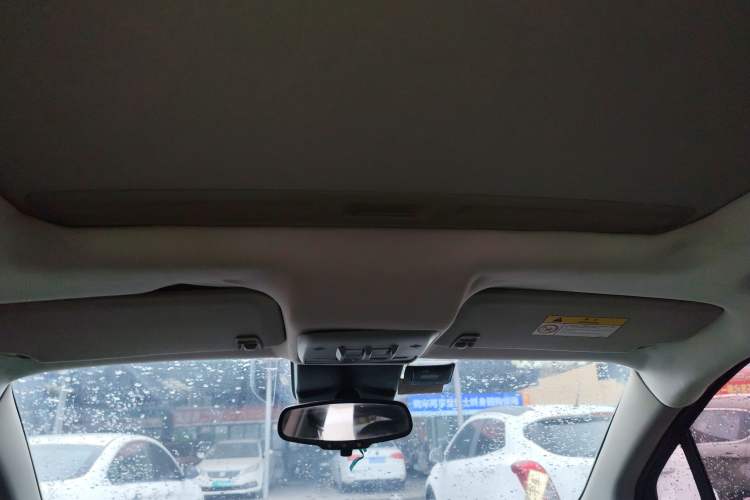 Used Chevrolet Trax 2014 1.4T Automatic Two-Wheel Drive Luxury Model Headliner