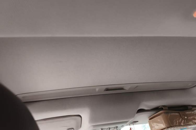 Used Chevrolet Trax 2014 1.4T Automatic All-Wheel Drive Flagship Version Headliner