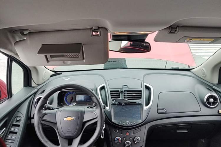 Used Chevrolet Trax 2014 1.4T Manual Two-Wheel Drive Comfort Model Headliner