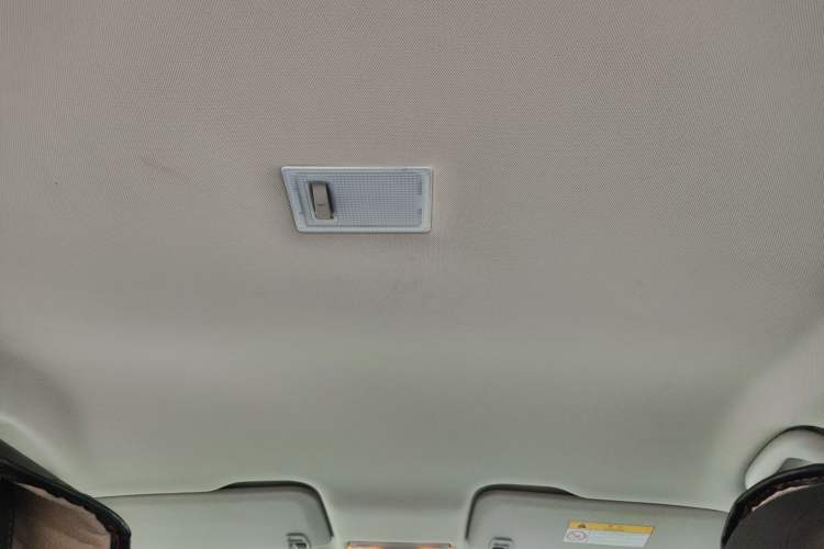Used Chevrolet Trax 2014 1.4T Automatic Two-Wheel Drive Comfort Version Headliner