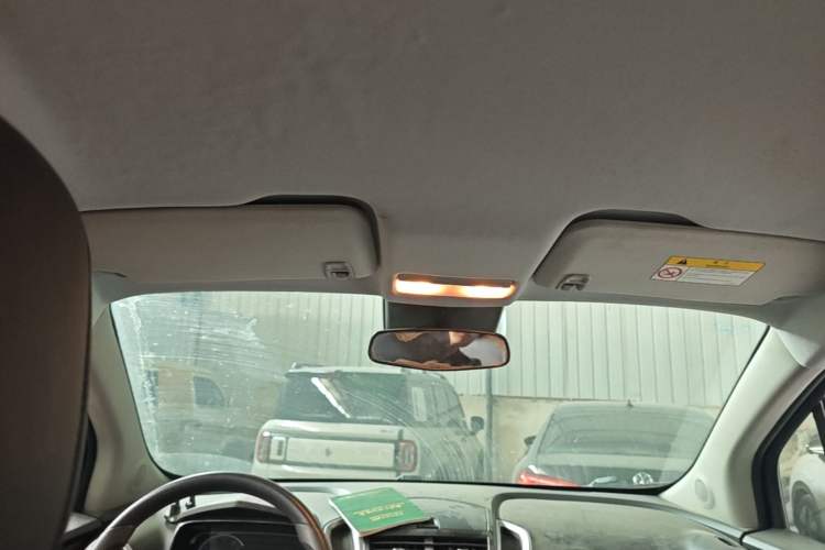Used Chevrolet Trax 2014 1.4T Manual Two-Wheel Drive Comfort Model Headliner