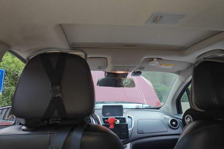 Used Chevrolet Trax 2014 1.4T Automatic All-Wheel Drive Flagship Version Headliner