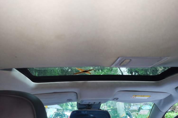 Used Chevrolet Trax 2014 1.4T Automatic All-Wheel Drive Flagship Version Headliner