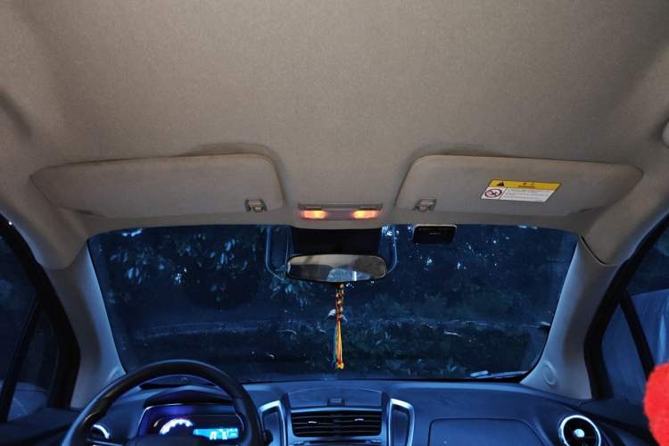 Used Chevrolet Trax 2014 1.4T Automatic Two-Wheel Drive Comfort Version Headliner