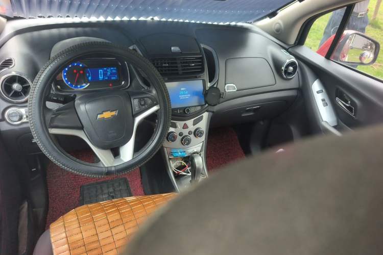 Used Chevrolet Trax 2014 1.4T Automatic Two-Wheel Drive Luxury Model Interior 2