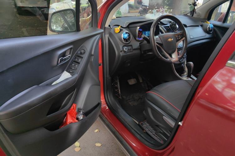 Used Chevrolet Trax 2014 1.4T Automatic All-Wheel Drive Flagship Version Interior 3