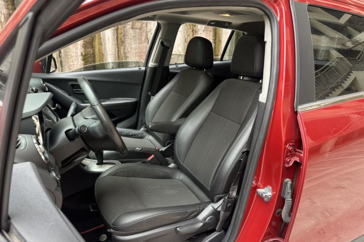 Used Chevrolet Trax 2014 1.4T Automatic Two-Wheel Drive Luxury Model Left Front Seat