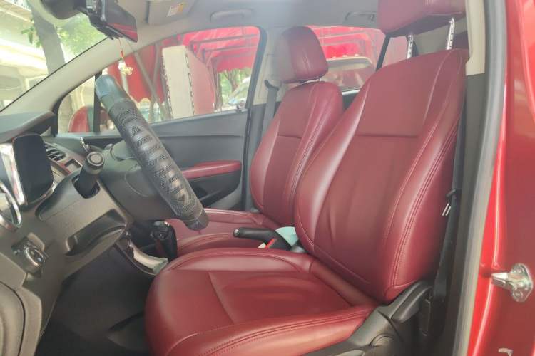 Used Chevrolet Trax 2014 1.4T Automatic Two-Wheel Drive Luxury Model Left Front Seat