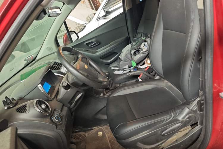 Used Chevrolet Trax 2014 1.4T Manual Two-Wheel Drive Comfort Model Left Front Seat