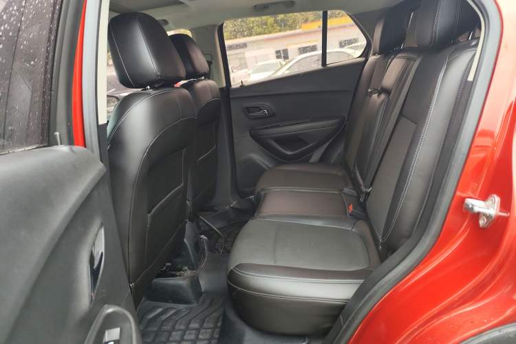 Used Chevrolet Trax 2014 1.4T Automatic Two-Wheel Drive Luxury Model Left Rear Seat