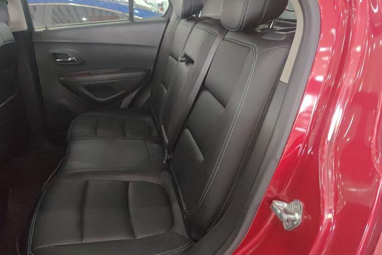 Used Chevrolet Trax 2014 1.4T Automatic All-Wheel Drive Flagship Version Left Rear Seat