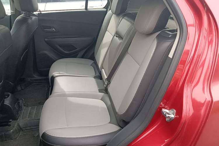 Used Chevrolet Trax 2014 1.4T Automatic Two-Wheel Drive Luxury Model Left Rear Seat