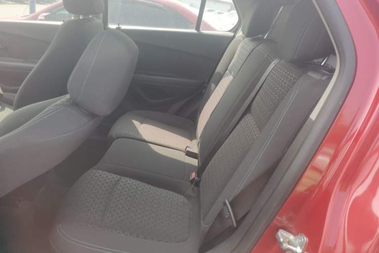 Used Chevrolet Trax 2014 1.4T Manual Two-Wheel Drive Comfort Model Left Rear Seat
