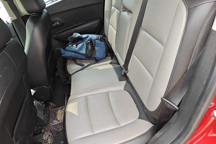 Used Chevrolet Trax 2014 1.4T Automatic All-Wheel Drive Flagship Version Left Rear Seat