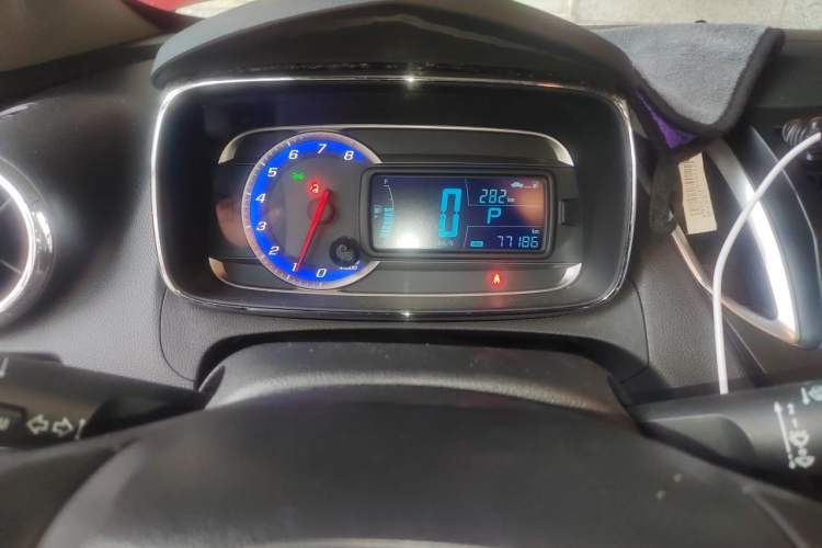 Used Chevrolet Trax 2014 1.4T Automatic Two-Wheel Drive Luxury Model Odometer Close Up