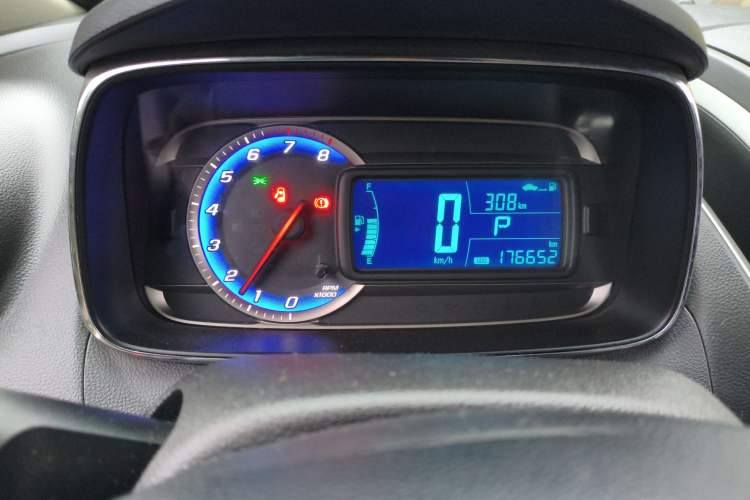 Used Chevrolet Trax 2014 1.4T Automatic Two-Wheel Drive Luxury Model Odometer Close Up