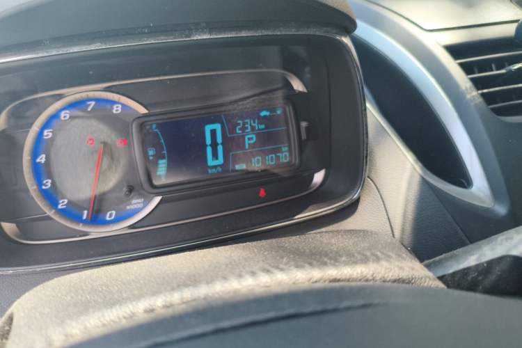 Used Chevrolet Trax 2014 1.4T Automatic Two-Wheel Drive Luxury Model Odometer Close Up