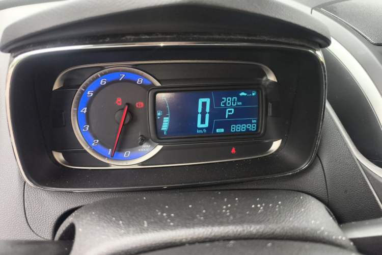 Used Chevrolet Trax 2014 1.4T Automatic Two-Wheel Drive Luxury Model Odometer Close Up