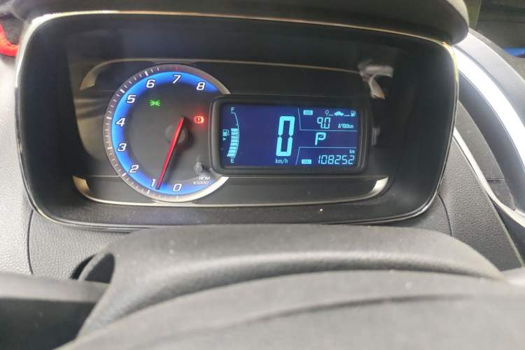 Used Chevrolet Trax 2014 1.4T Automatic Two-Wheel Drive Luxury Model Odometer Close Up