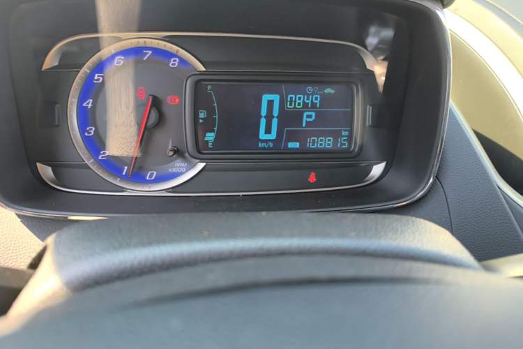 Used Chevrolet Trax 2014 1.4T Automatic Two-Wheel Drive Luxury Model Odometer Close Up