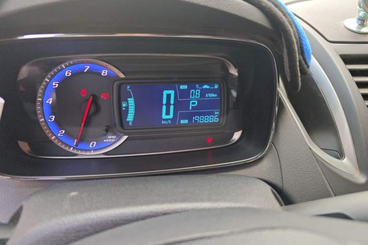 Used Chevrolet Trax 2014 1.4T Automatic Two-Wheel Drive Luxury Model Odometer Close Up