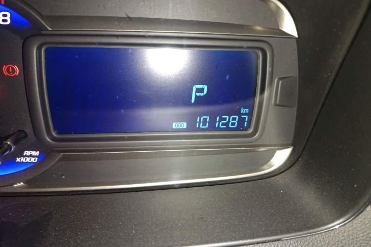 Used Chevrolet Trax 2014 1.4T Automatic Two-Wheel Drive Luxury Model Odometer Close Up