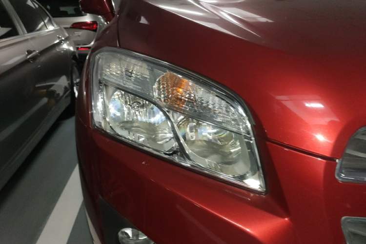 Used Chevrolet Trax 2014 1.4T Automatic Two-Wheel Drive Luxury Model Right Front Headlight