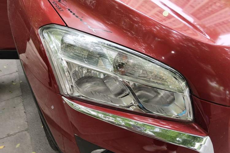 Used Chevrolet Trax 2014 1.4T Automatic Two-Wheel Drive Comfort Version Right Front Headlight
