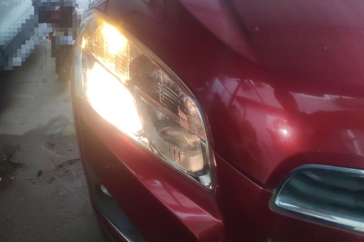 Used Chevrolet Trax 2014 1.4T Automatic Two-Wheel Drive Luxury Model Right Front Headlight