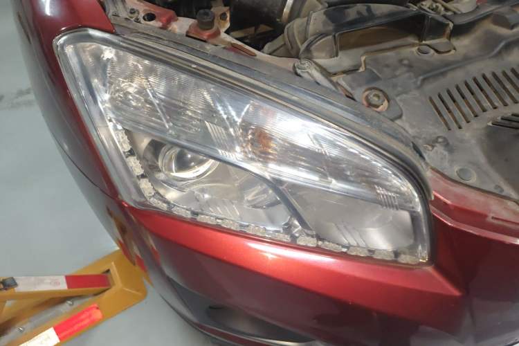 Used Chevrolet Trax 2014 1.4T Automatic Two-Wheel Drive Comfort Version Right Front Headlight