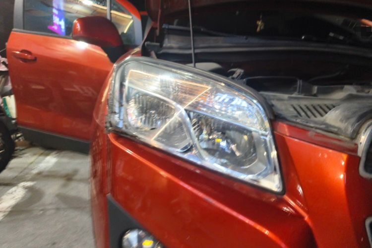 Used Chevrolet Trax 2014 1.4T Automatic Two-Wheel Drive Comfort Version Right Front Headlight