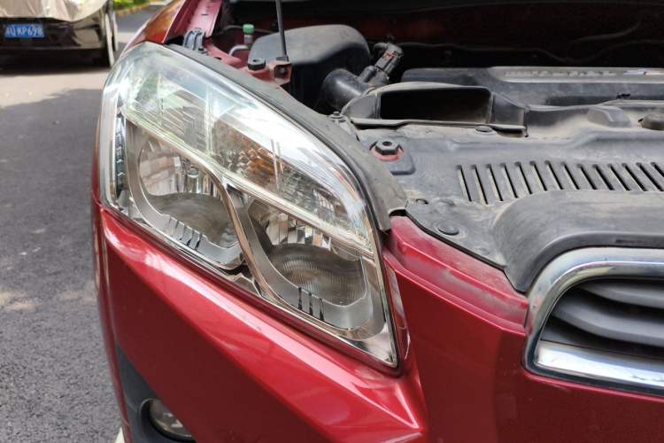 Used Chevrolet Trax 2014 1.4T Automatic Two-Wheel Drive Luxury Model Right Front Headlight