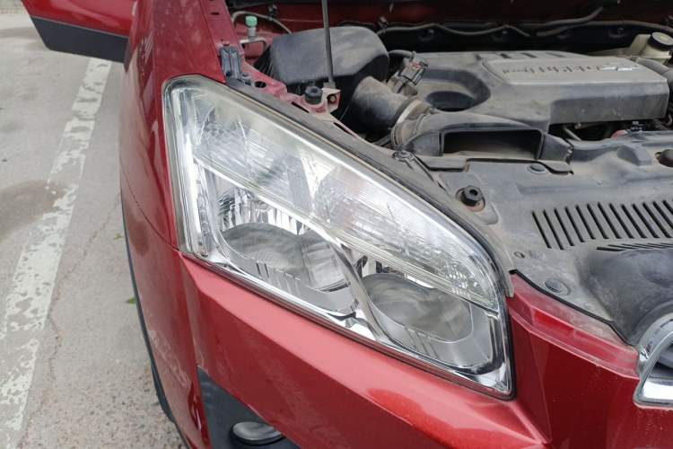 Used Chevrolet Trax 2014 1.4T Automatic Two-Wheel Drive Luxury Model Right Front Headlight