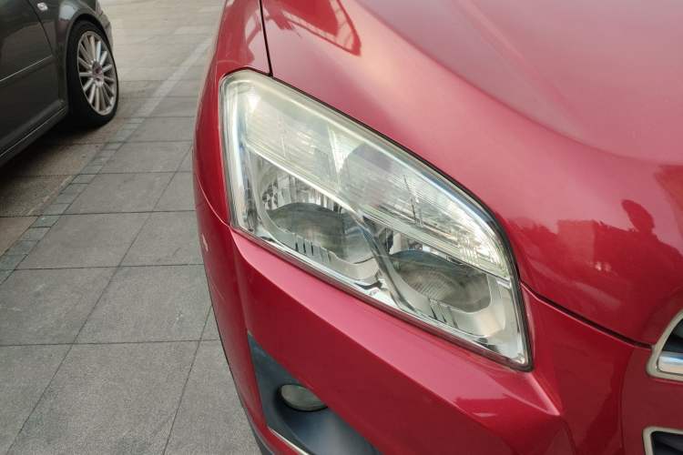 Used Chevrolet Trax 2014 1.4T Automatic Two-Wheel Drive Comfort Version Right Front Headlight