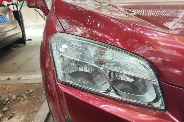 Used Chevrolet Trax 2014 1.4T Automatic Two-Wheel Drive Luxury Model Right Front Headlight