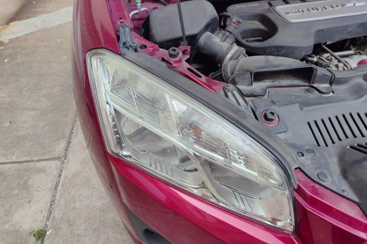 Used Chevrolet Trax 2014 1.4T Automatic All-Wheel Drive Flagship Version Right Front Headlight