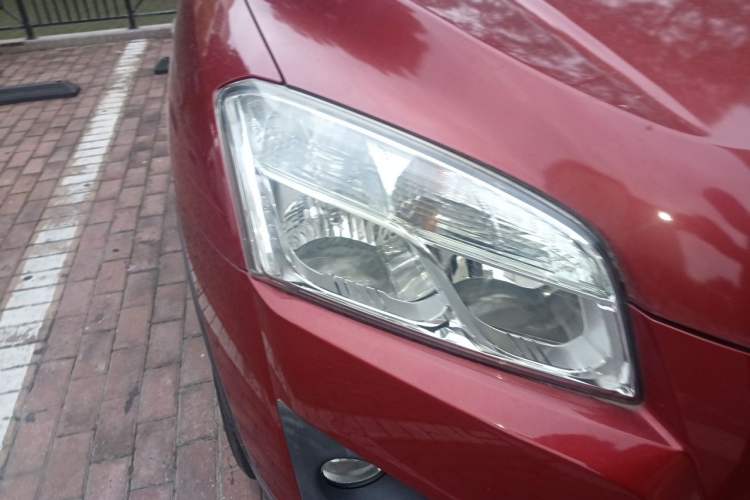 Used Chevrolet Trax 2014 1.4T Automatic Two-Wheel Drive Luxury Model Right Front Headlight