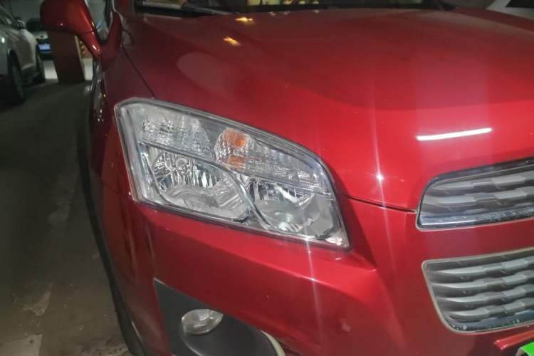 Used Chevrolet Trax 2014 1.4T Automatic Two-Wheel Drive Luxury Model Right Front Headlight