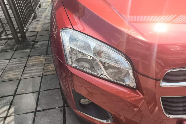 Used Chevrolet Trax 2014 1.4T Automatic Two-Wheel Drive Comfort Version Right Front Headlight
