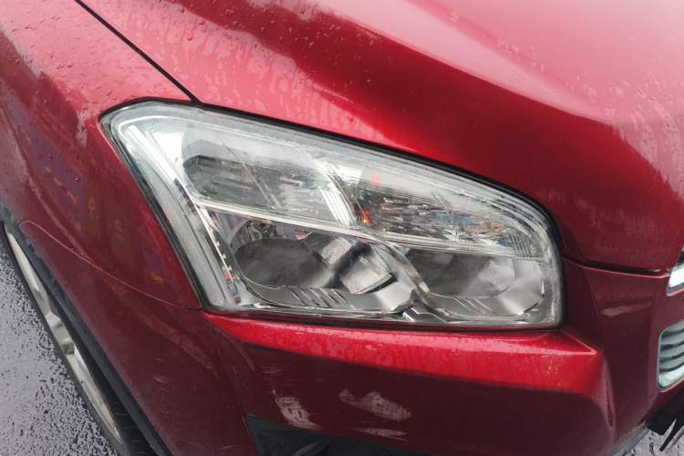Used Chevrolet Trax 2014 1.4T Automatic Two-Wheel Drive Luxury Model Right Front Headlight