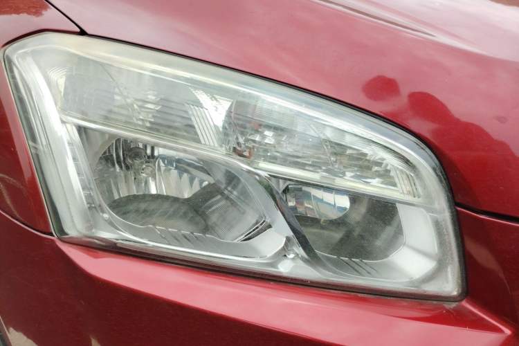 Used Chevrolet Trax 2014 1.4T Automatic Two-Wheel Drive Luxury Model Right Front Headlight